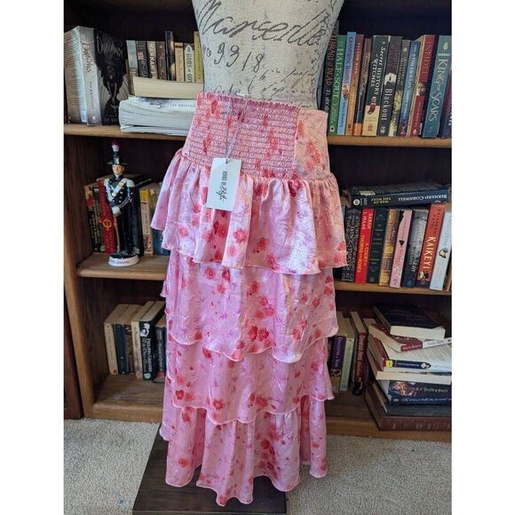 Brand New House of Blythe x Revolve Women's Small Pink Tiered Maxi Skirt Floral - Picture 2 of 5